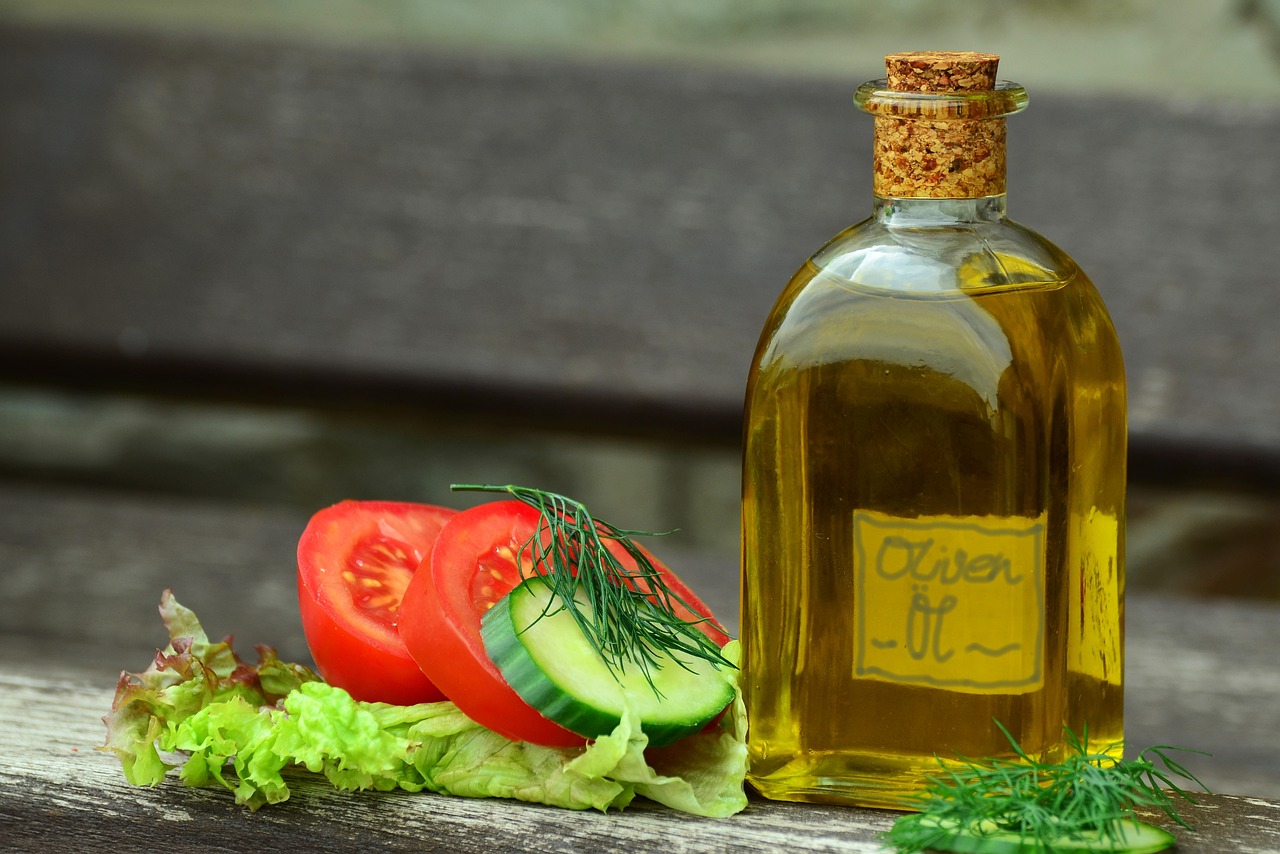 oil, olive oil, bottle-822618.jpg
