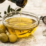 olive oil, olives, food-968657.jpg